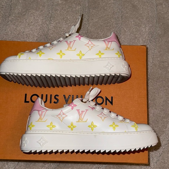 Louis Vuitton Time Out Sneaker - Picture 3 of 5